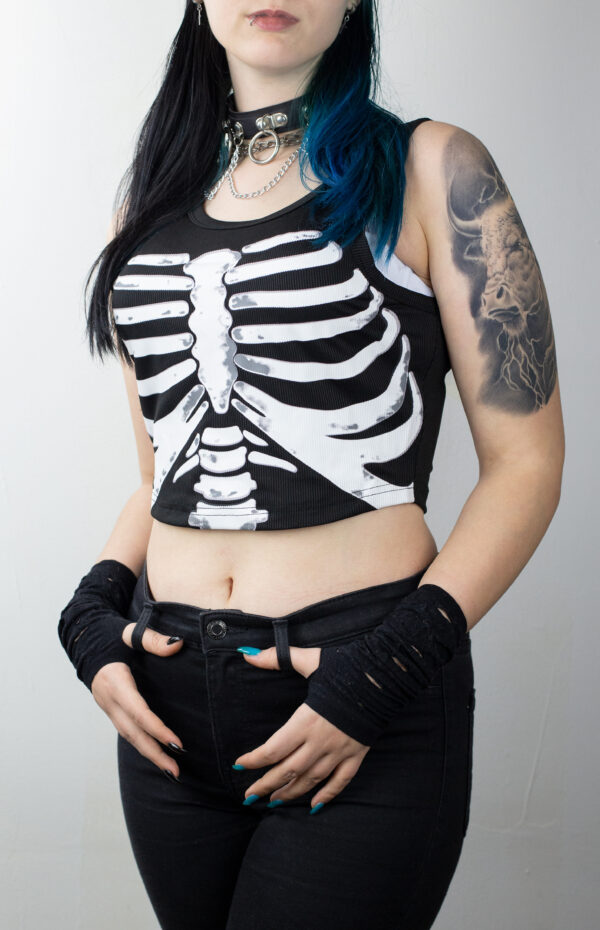 Bone Frame Crop Top – Crni crop top sa skelet printom