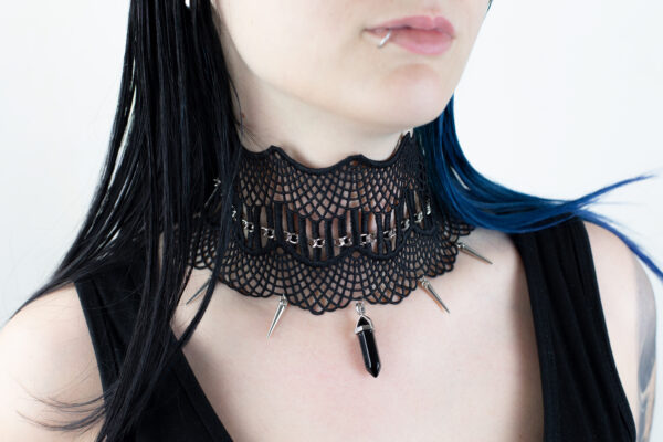 Obsidian Widow Choker