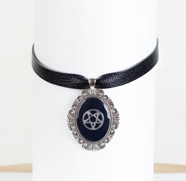 Coven Embrace Choker