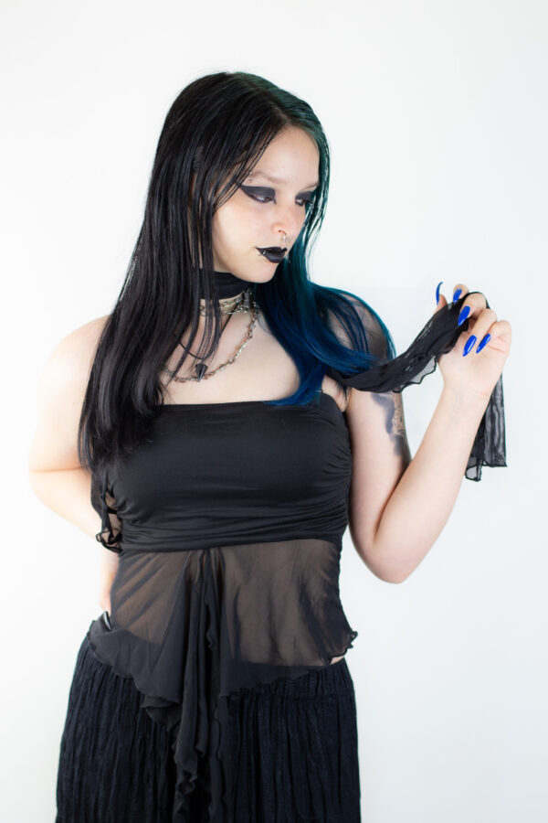 Veil Whisper Top - Crna Majica Til
